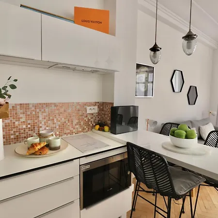 Chic 1-bedroom Steps Away From La Croisette 아파트 *