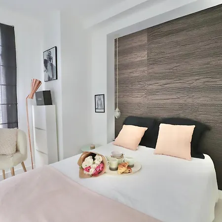 Chic 1-bedroom Steps Away From La Croisette 칸느