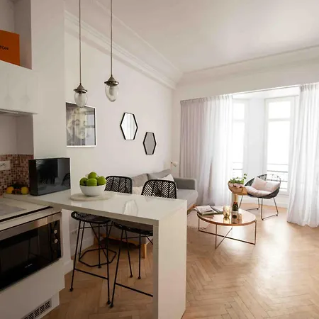 Chic 1-bedroom Steps Away From La Croisette Apartament Cannes